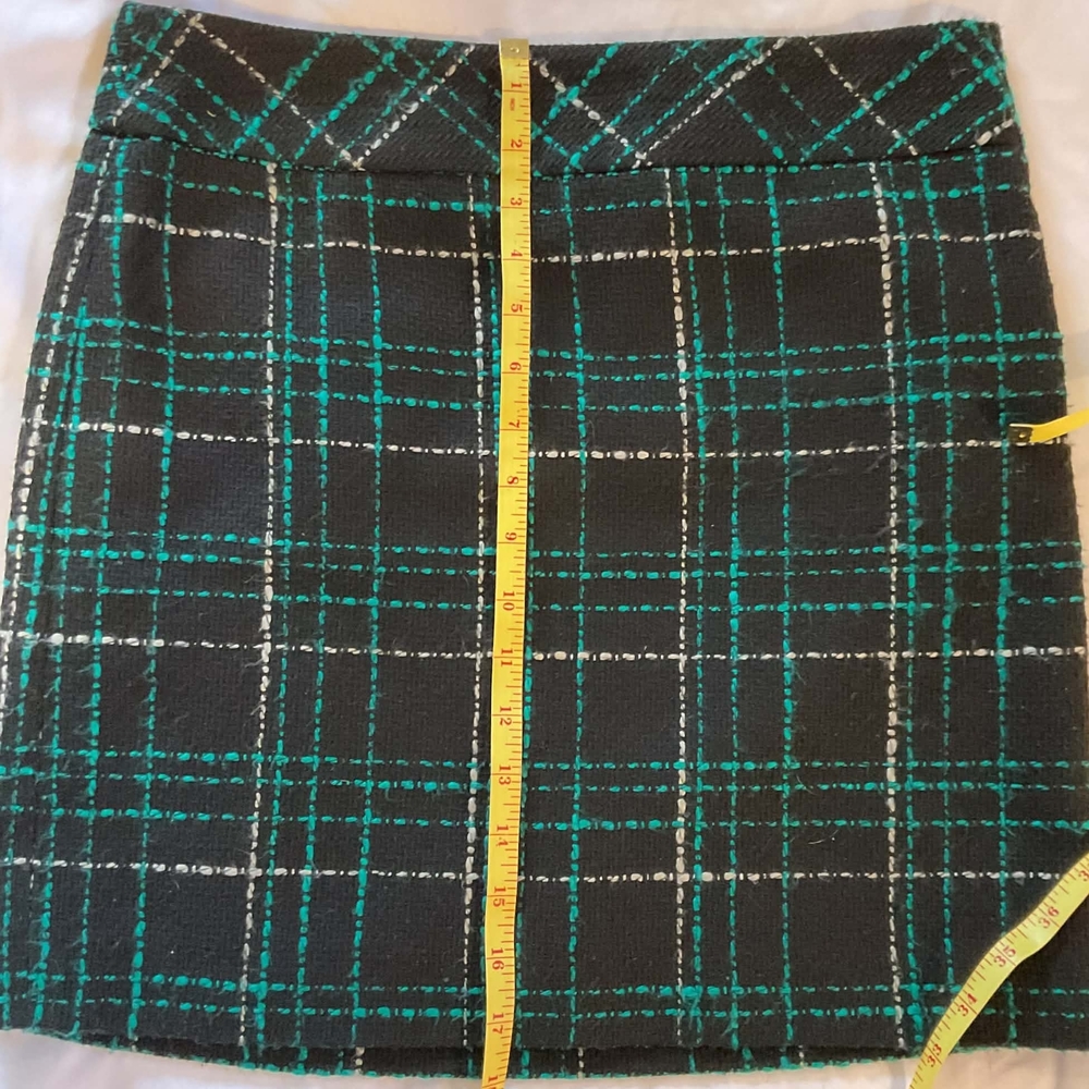 LOFT Green and Black Plaid Mini Skirt - Picture 3 of 8